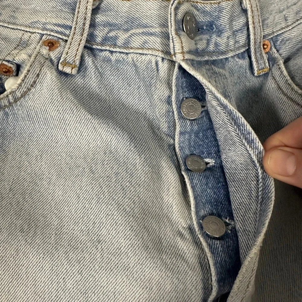 Levis light wash